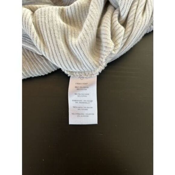 Dolan Left Coast gray cowl neck sweater size small - Picture 7 of 9